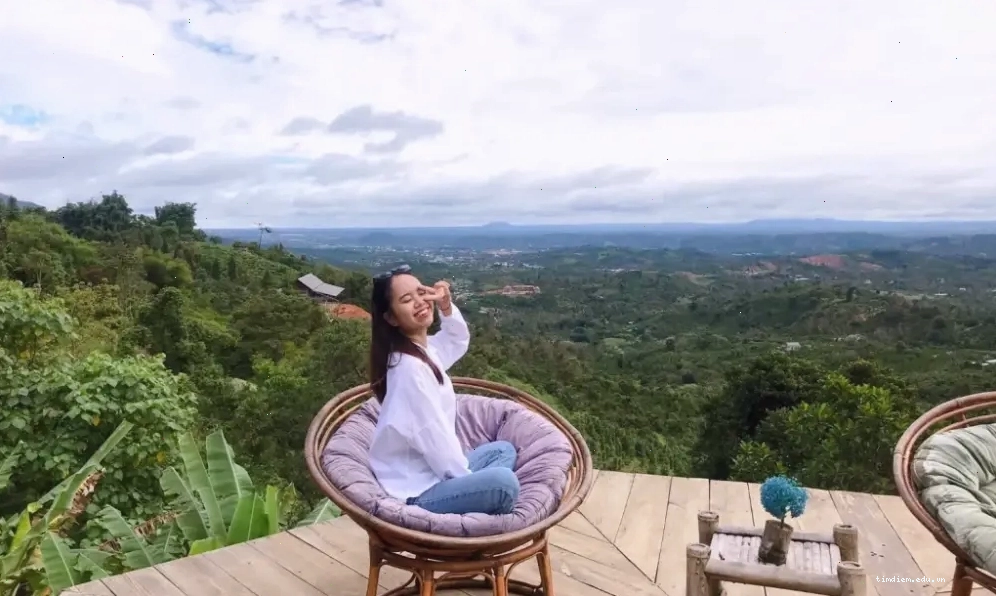 Check in tại một quán cafe có view đẹp ở Bảo Lộc