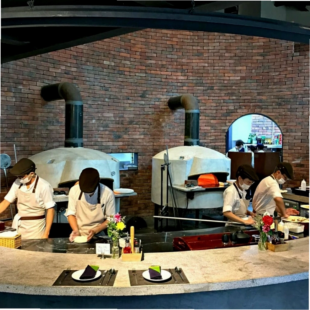 Chi tiết trang trí nội thất tại Pizza 4P