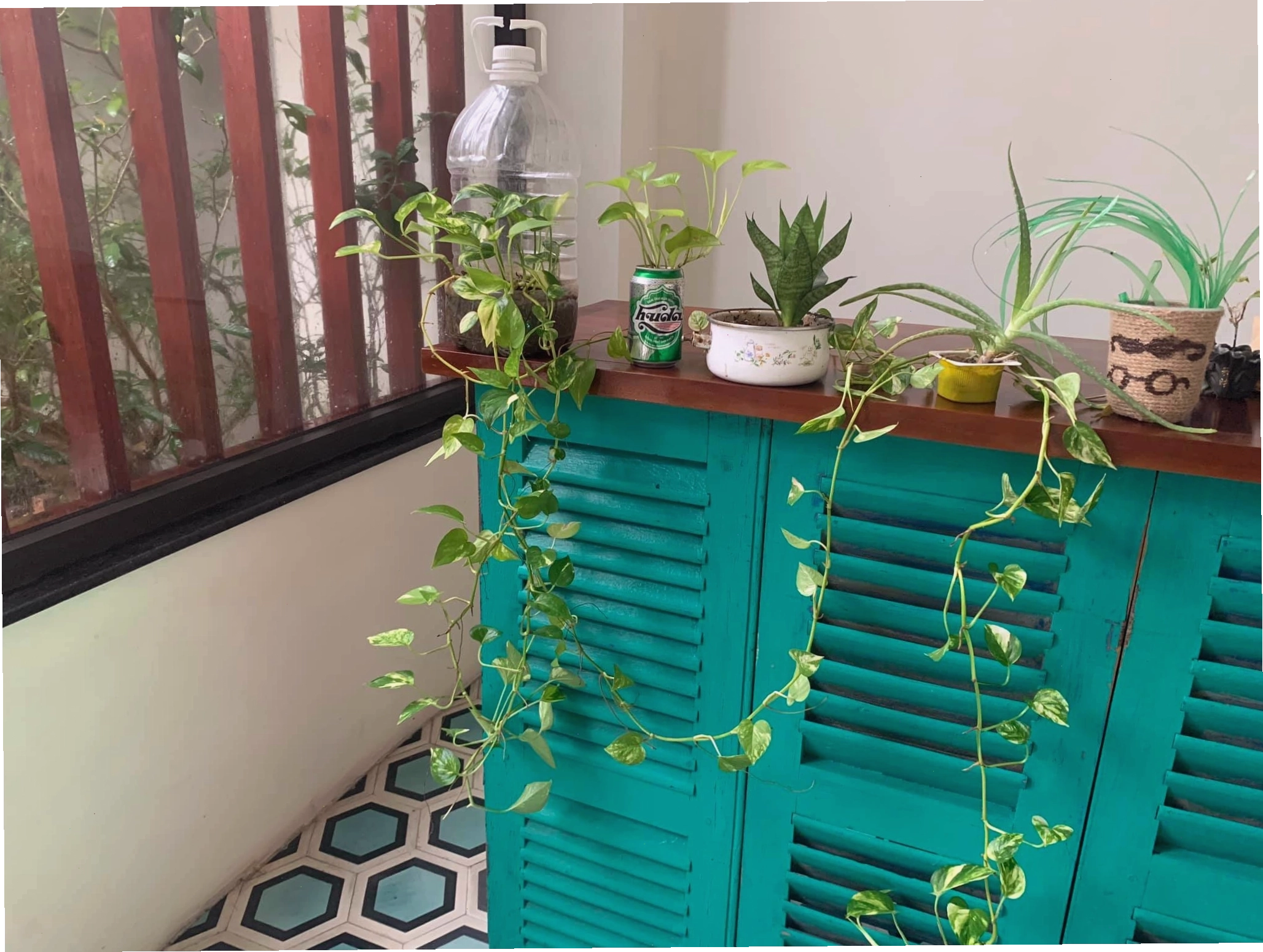 Chi tiết trang trí tái chế tại Huế Eco Homestay