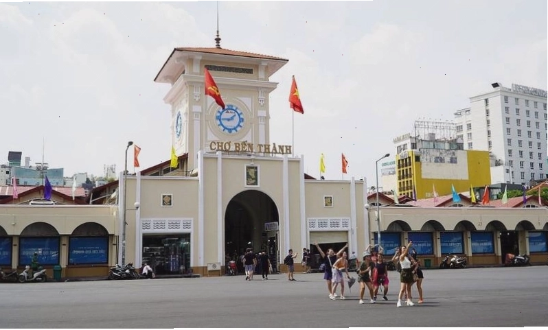 Chợ Bến Thành, biểu tượng mua sắm của Sài Gòn