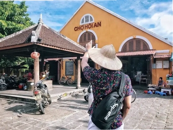 Chợ Hội An nhộn nhịp và đầy màu sắc