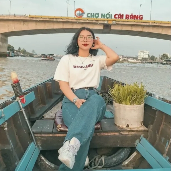 Chợ nổi Cái Răng Cần Thơ tấp nập ghe thuyền buôn bán nông sản