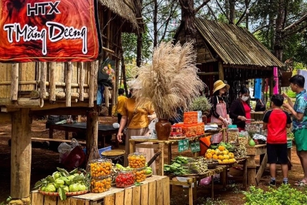 Chợ phiên Măng Đen