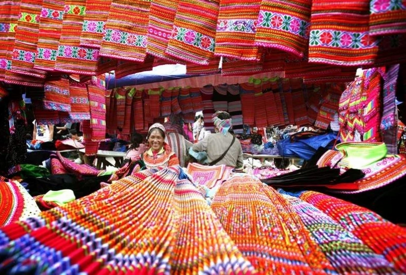 Chợ phiên vùng cao Sơn La với nhiều mặt hàng và nét văn hóa đặc sắc
