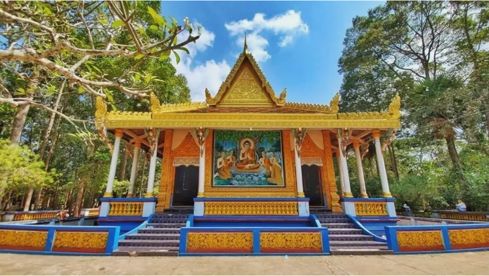 Chùa Dơi Sóc Trăng với kiến trúc Khmer cổ và đàn dơi sinh sống