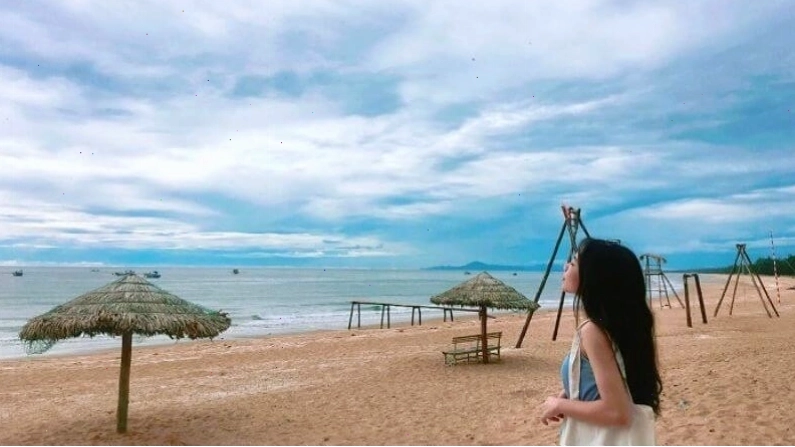 Chùa Hương Tích trên đỉnh núi