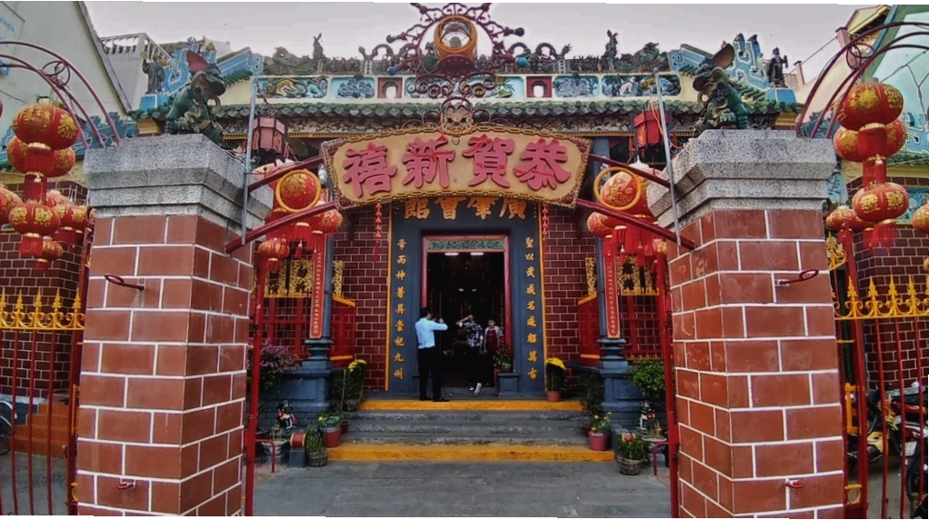 Chùa Ông Cần Thơ là một trong những di tích lịch sử có giá trị