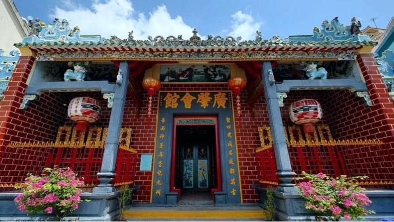 Chùa Ông Cần Thơ mang nét kiến trúc cổ kính