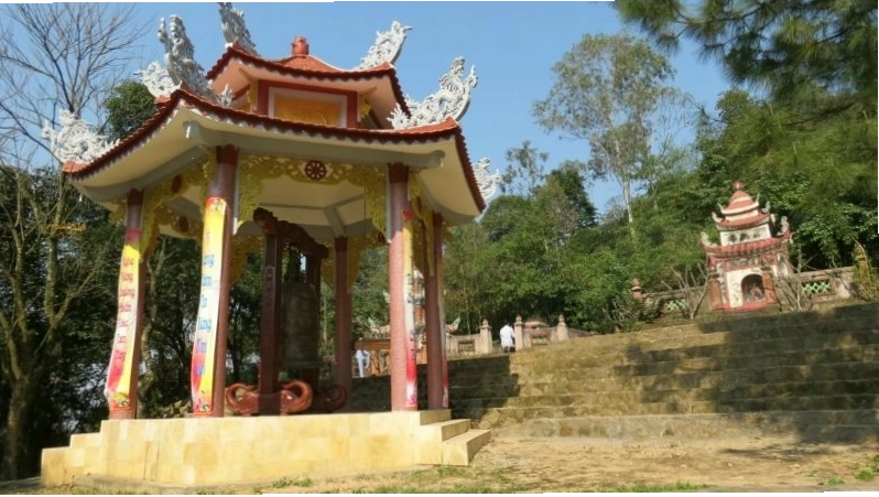 Chùa Thiên Tượng cổ kính trên núi