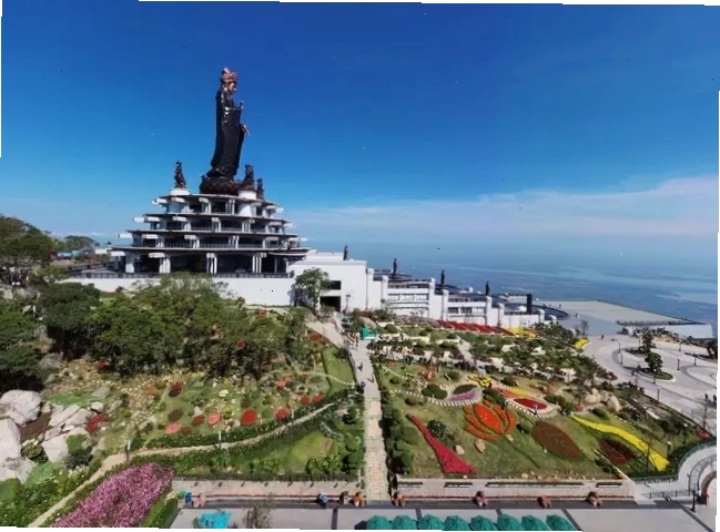 Chuẩn bị cho hành trình leo núi Bà Đen
