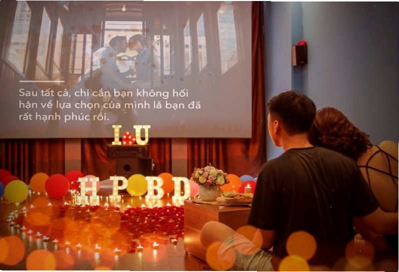 Cine Cafe với phòng chiếu rộng rãi, thoáng đãng