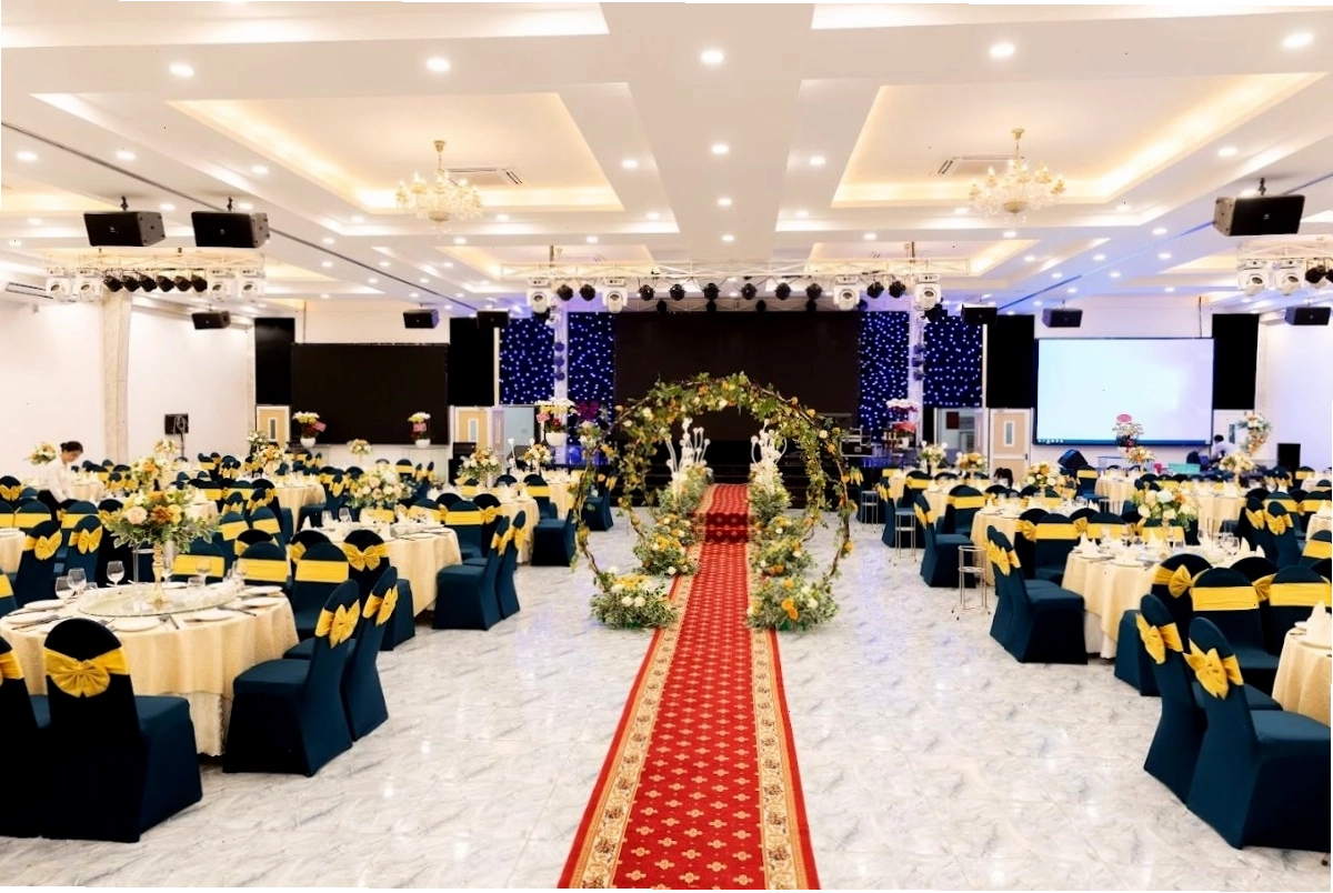 Cọ Dầu Center nổi bật với thiết kế độc đáo và không gian ấn tượng