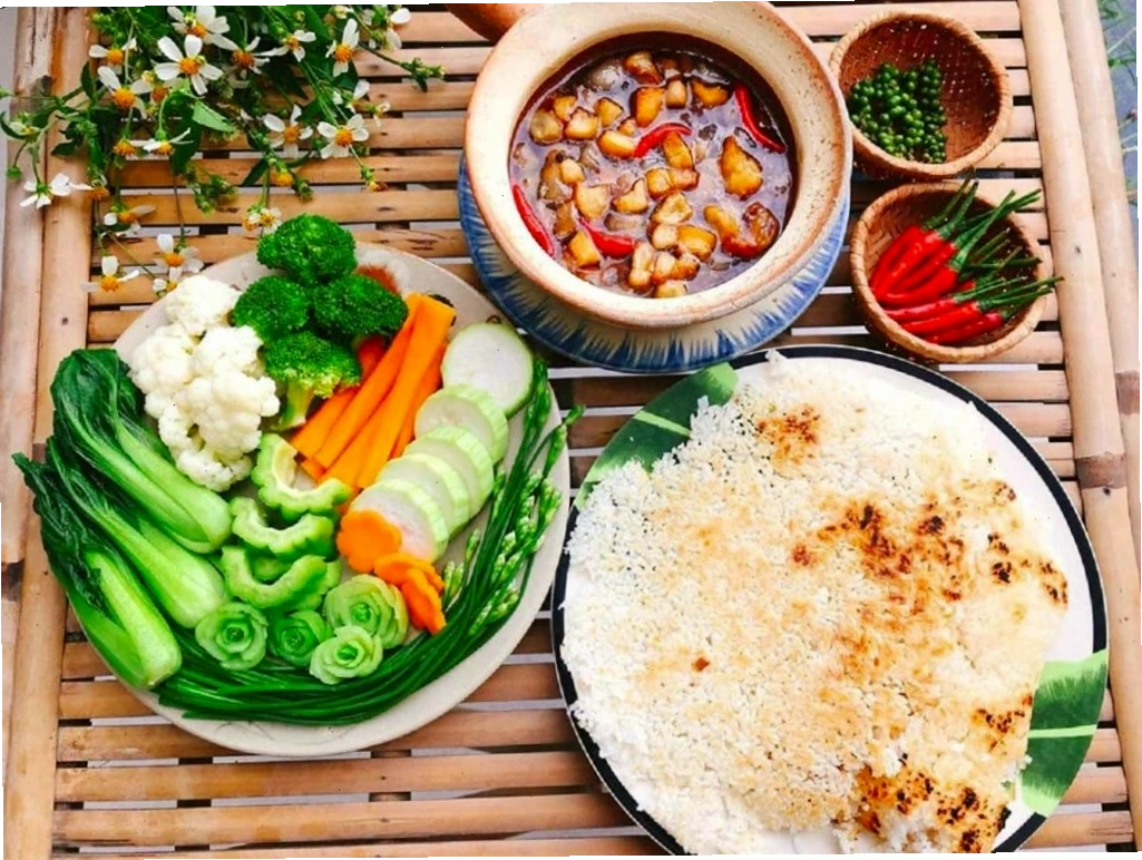 Cơm cháy kho quẹt - món ăn đặc sản Cần Thơ