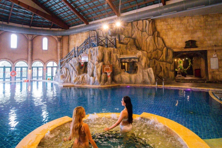 Combo Khách Sạn Bà Nà Hills: Trải nghiệm Mercure Danang French Village 2026