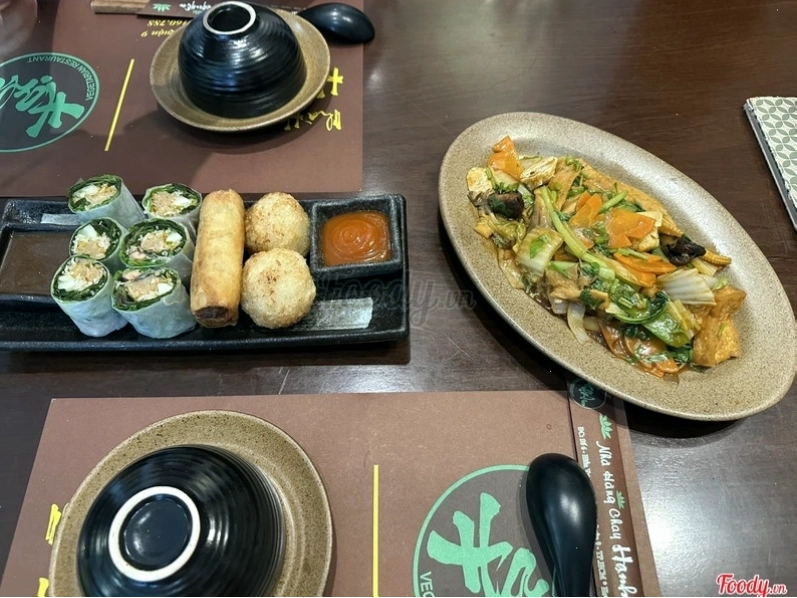 Combo khai vị và hủ tiếu xào mềm