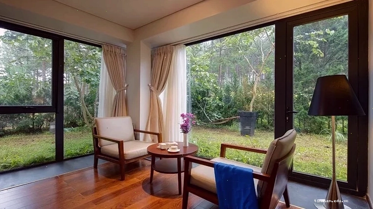 Con đường nhỏ xinh xắn dẫn vào các căn biệt thự tại Terracotta Hotel & Resort Dalat