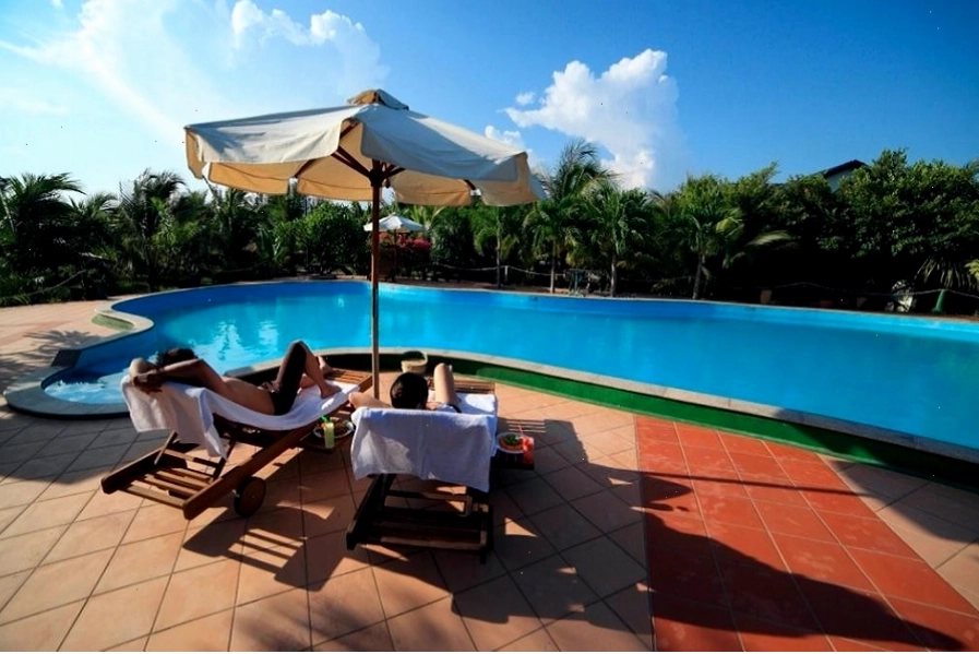 Con Gà Vàng Resort Ninh Thuận có bãi biển riêng