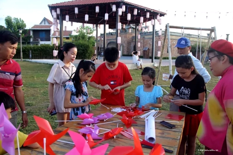 Cổng chào ấn tượng tại Công viên Ấn tượng Hội An