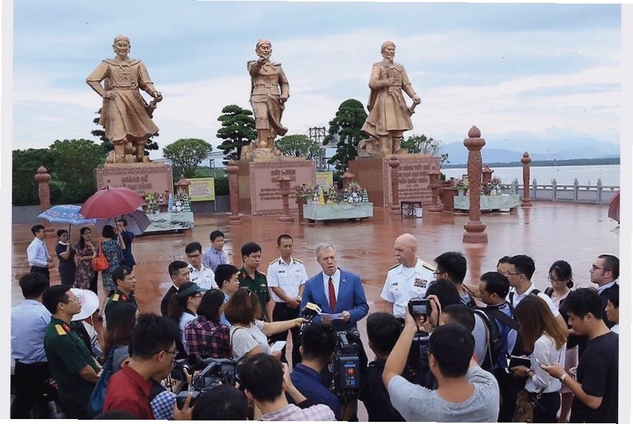 Cổng chào Công viên Rồng Sun World Hạ Long