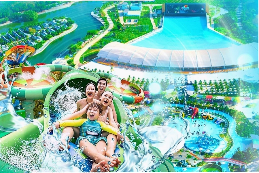 Cổng chào hoành tráng của công viên nước The Amazing Bay tại Sơn Tiên