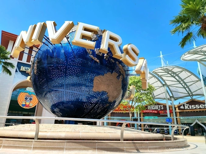 Cổng chào hoành tráng của Universal Studios Singapore