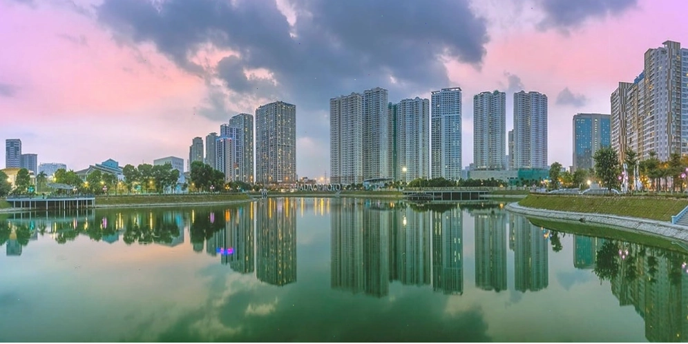 Cổng chính Công viên Thanh Xuân hướng ra đường Hoàng Minh Giám
