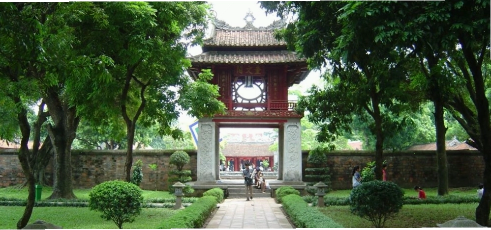 Cổng chính uy nghiêm của Văn Miếu - Quốc Tử Giám