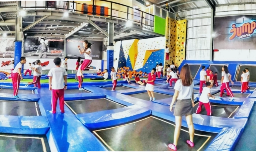 Công viên bạt nhún Jump Arena giúp bé tăng sự dẻo dai và vui vẻ