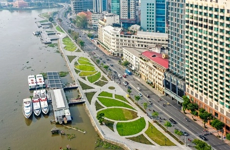 Công viên Bến Bạch Đằng Quận 1: Trải nghiệm không gian ven sông Sài Gòn