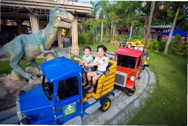 Công viên Châu Á có nhiều trò chơi cảm giác mạnh