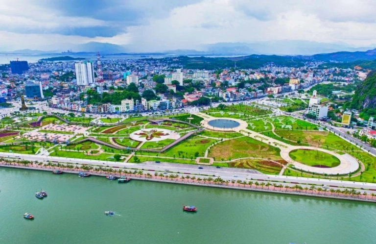 Công viên Hoa Hạ Long: Thiên đường xanh giữa lòng thành phố biển