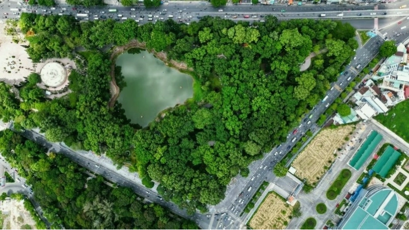 Công viên Hoàng Văn Thụ nhìn từ trên cao