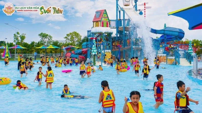 Công viên nước Amazing Bay - Sơn Tiên với biển nhân tạo và các trò chơi cảm giác mạnh