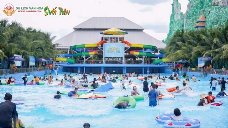 Công viên nước Suối Tiên - Đại dương xanh giữa lòng thành phố