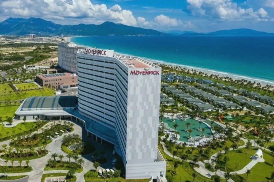 Công viên nước tại Mövenpick Resort Cam Ranh với nhiều cầu trượt nước hấp dẫn