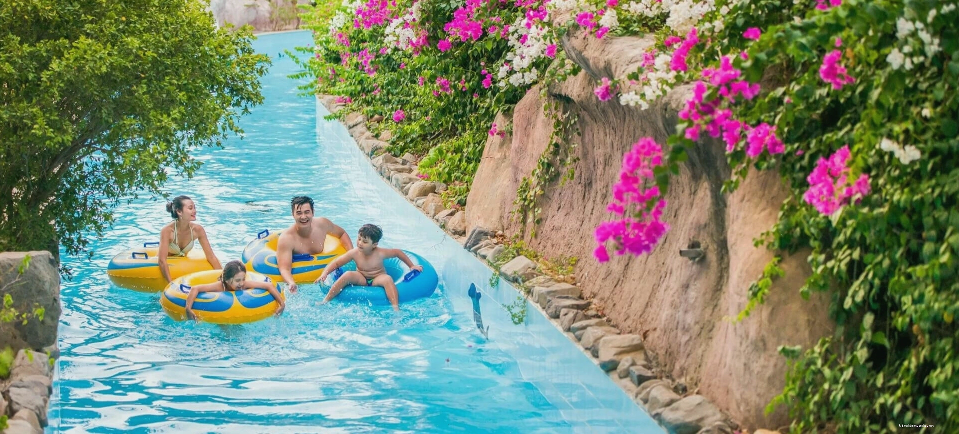 Công viên nước Vinpearl Nha Trang nhìn từ trên cao