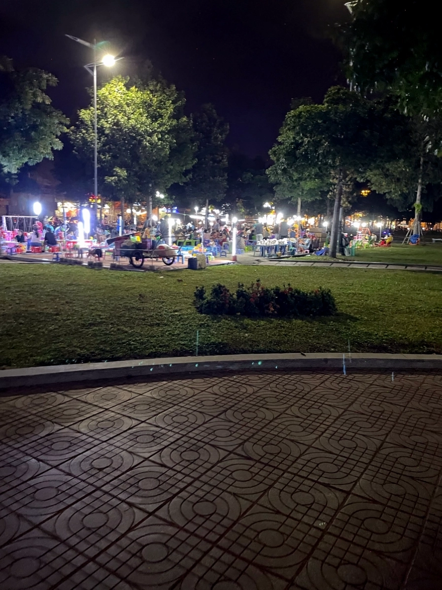 Công viên Võ Văn Kiệt Phan Thiết bị chiếm dụng làm nơi kinh doanh