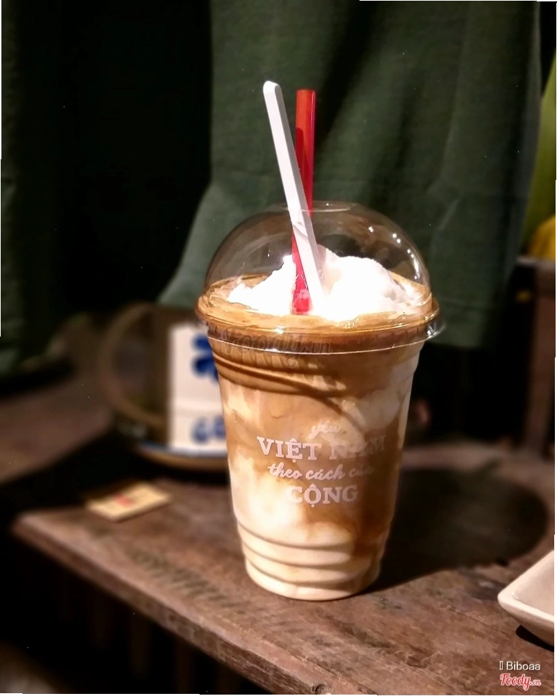 Cốt dừa cà phê - một trong những món signature được yêu thích tại Cộng Cafe