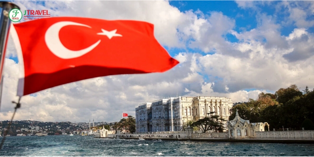Cung điện Beylerbeyi Sarayi lộng lẫy ven eo biển Bosphorus