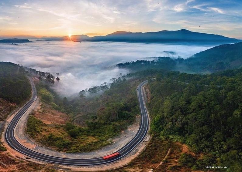 Cung đường tuyệt đẹp dẫn đến Suối đá Hòn Giao
