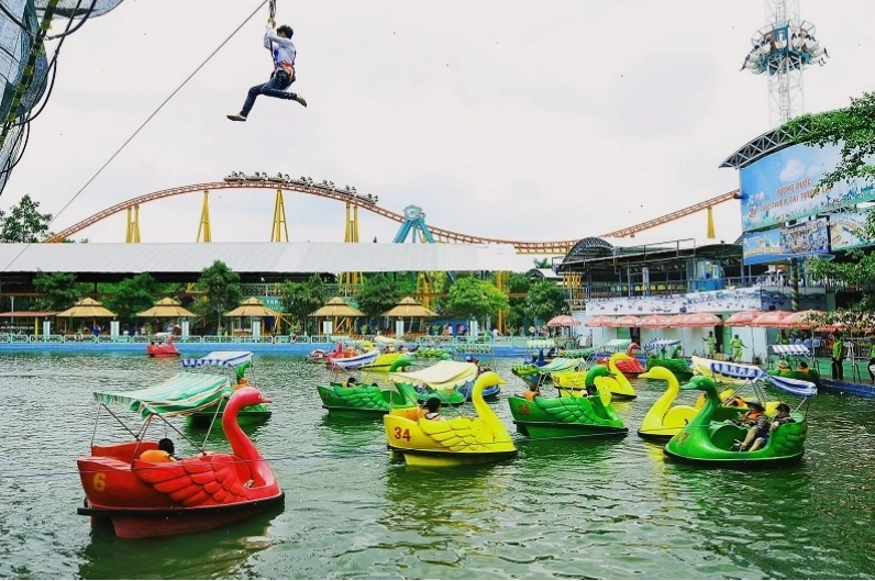 Cung Vàng Điện Ngọc tại Suối Tiên
