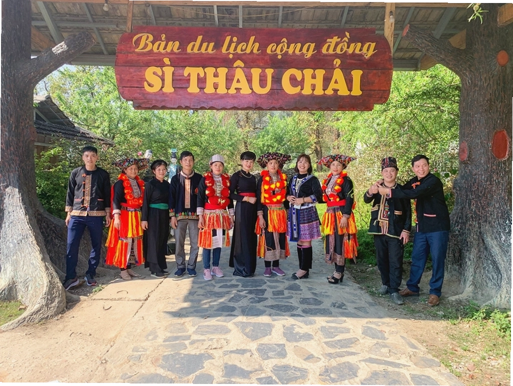 Cuộc sống bình dị tại bản Cát Cát Sapa, nơi có những ngôi nhà và trang phục truyền thống của người H Mông