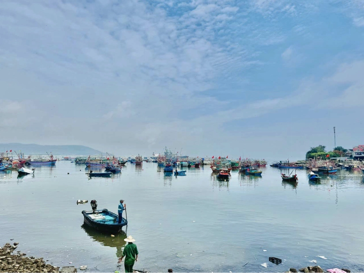Cuộc sống sinh hoạt của ngư dân tại làng chài Nghi Sơn