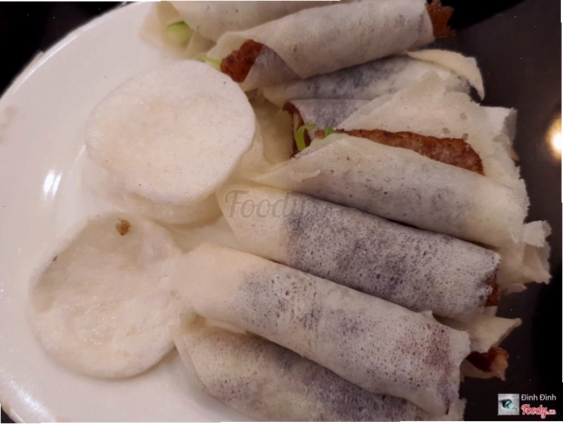 Da vịt cuốn tại Nhà hàng Sông