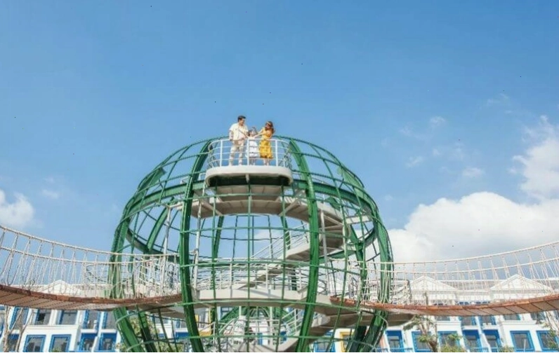 Đài quan sát Observation Tower tại Công viên Urban Park nhìn ra khung cảnh xung quanh