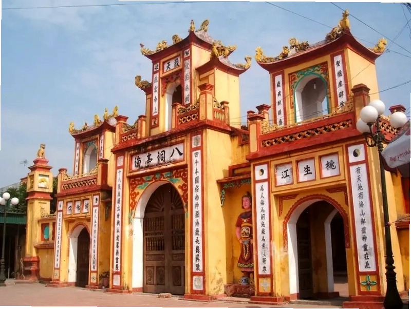 Đền Đồng Bằng trang nghiêm và cổ kính