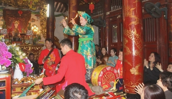Đền Mẫu Thượng Tuyên Quang - một trong những điểm đến tâm linh gần Núi Dùm