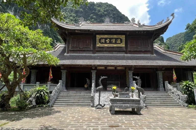 Đền Suối Tiên: Khám phá vẻ đẹp tâm linh và lịch sử tại Yên Bái, Ninh Bình