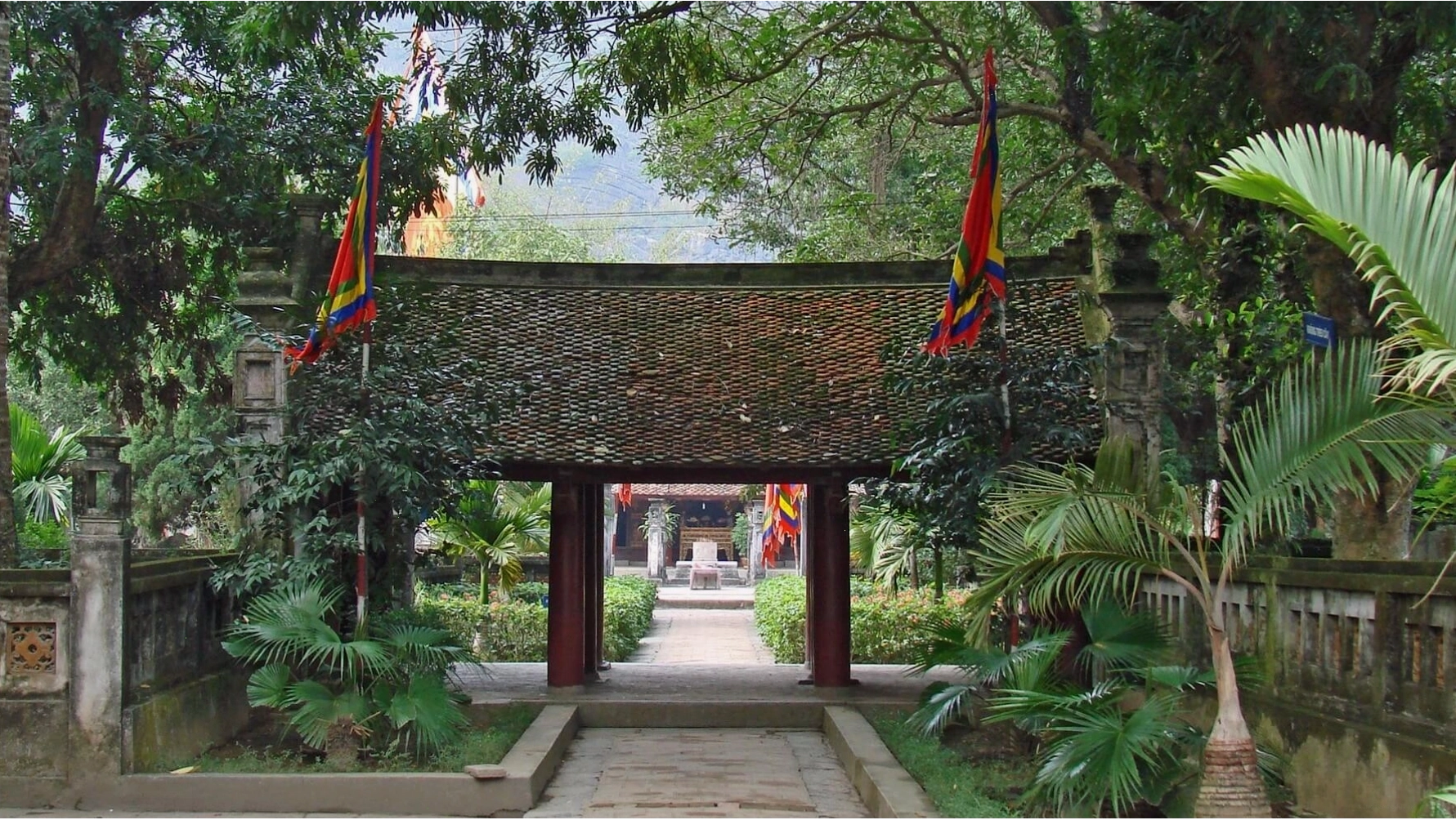 Đền Vua Đinh và Đền Vua Lê cổ kính trong quần thể cố đô Hoa Lư