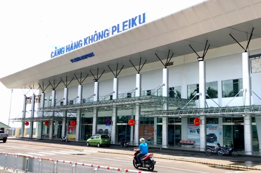 Di chuyển bằng máy bay từ các tỉnh xa đến Pleiku là lựa chọn tối ưu